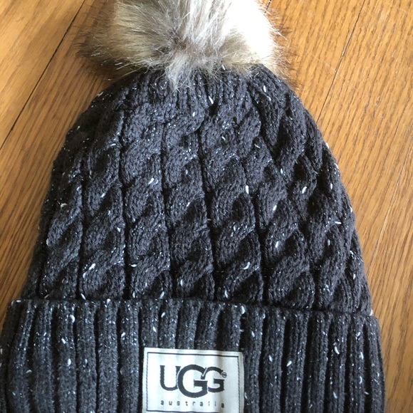 UGG Accessories - Gray tweed winter hat with Pom Pom!  😊